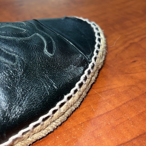 CHANEL Authentic Black Lambskin CC Espadrilles - Picture 7 of 7